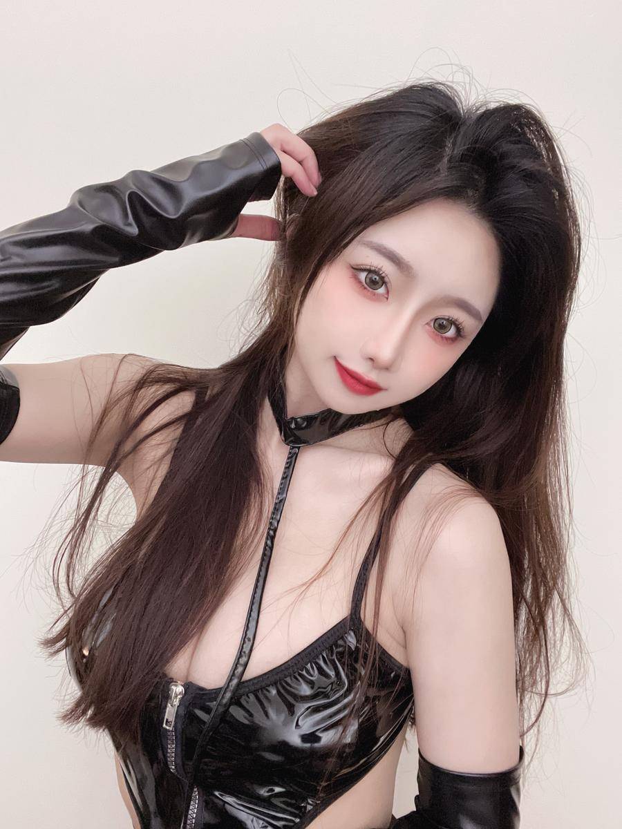648298ec79e34-0
