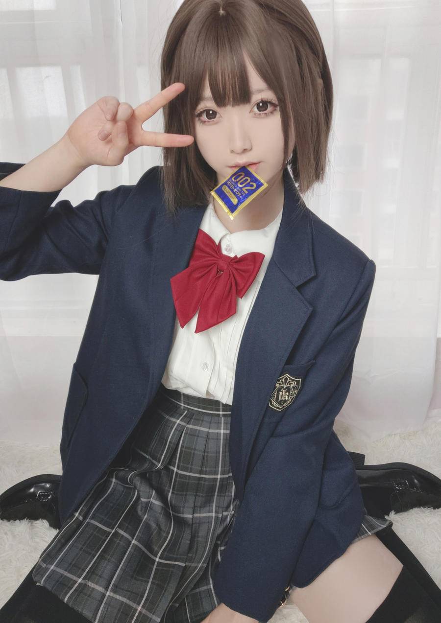 d7332c80a8d8f-0_1