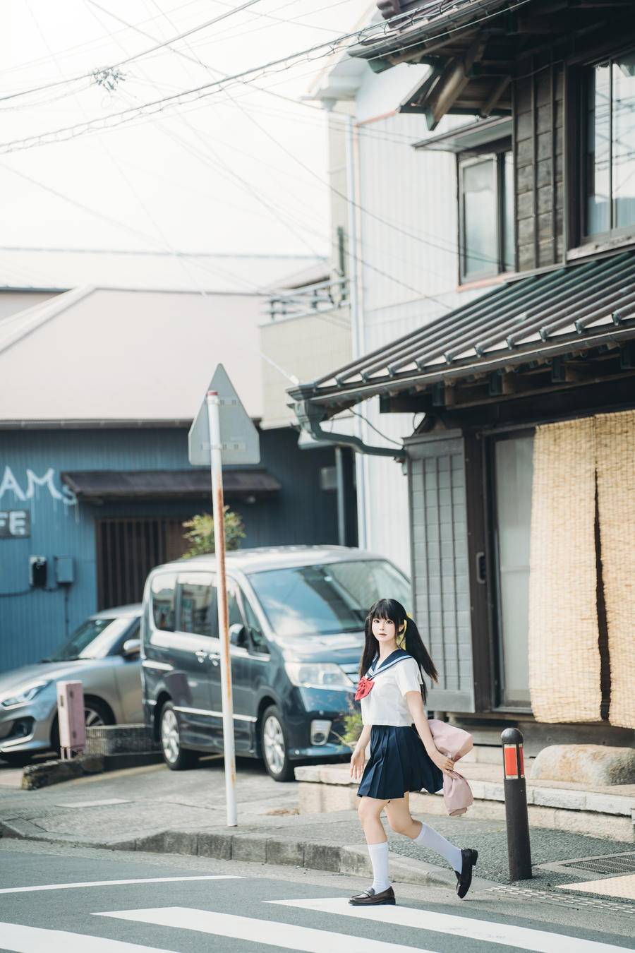 3a40713ad8762-0