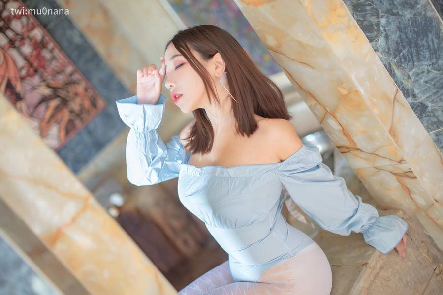 b682f239a9894-0