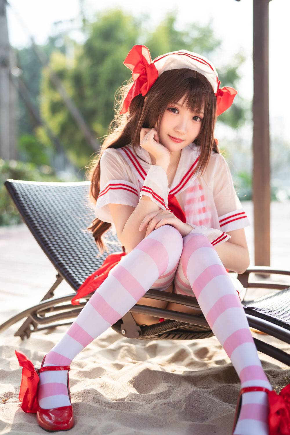 e0228c3b3b845-0