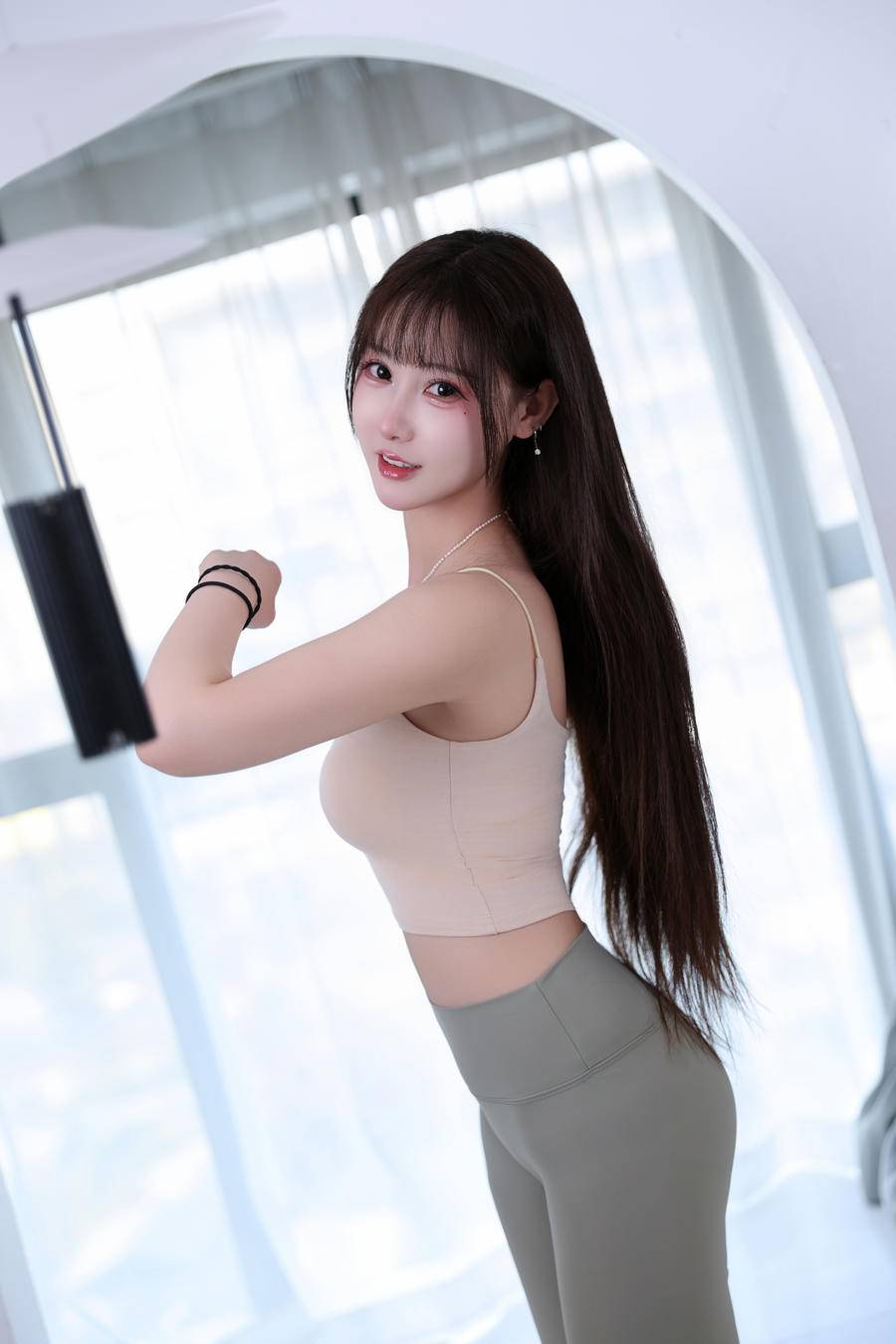 127f17e75e745-0