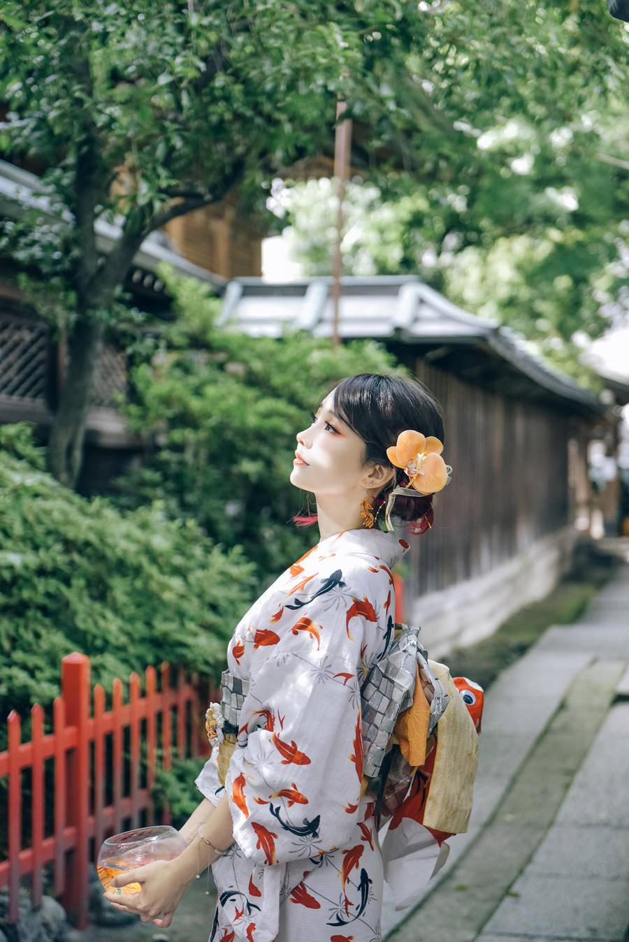 12c8cb188f028-0