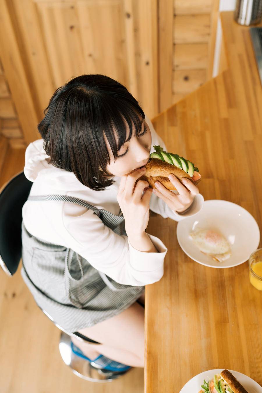 7111f4efa430d-0