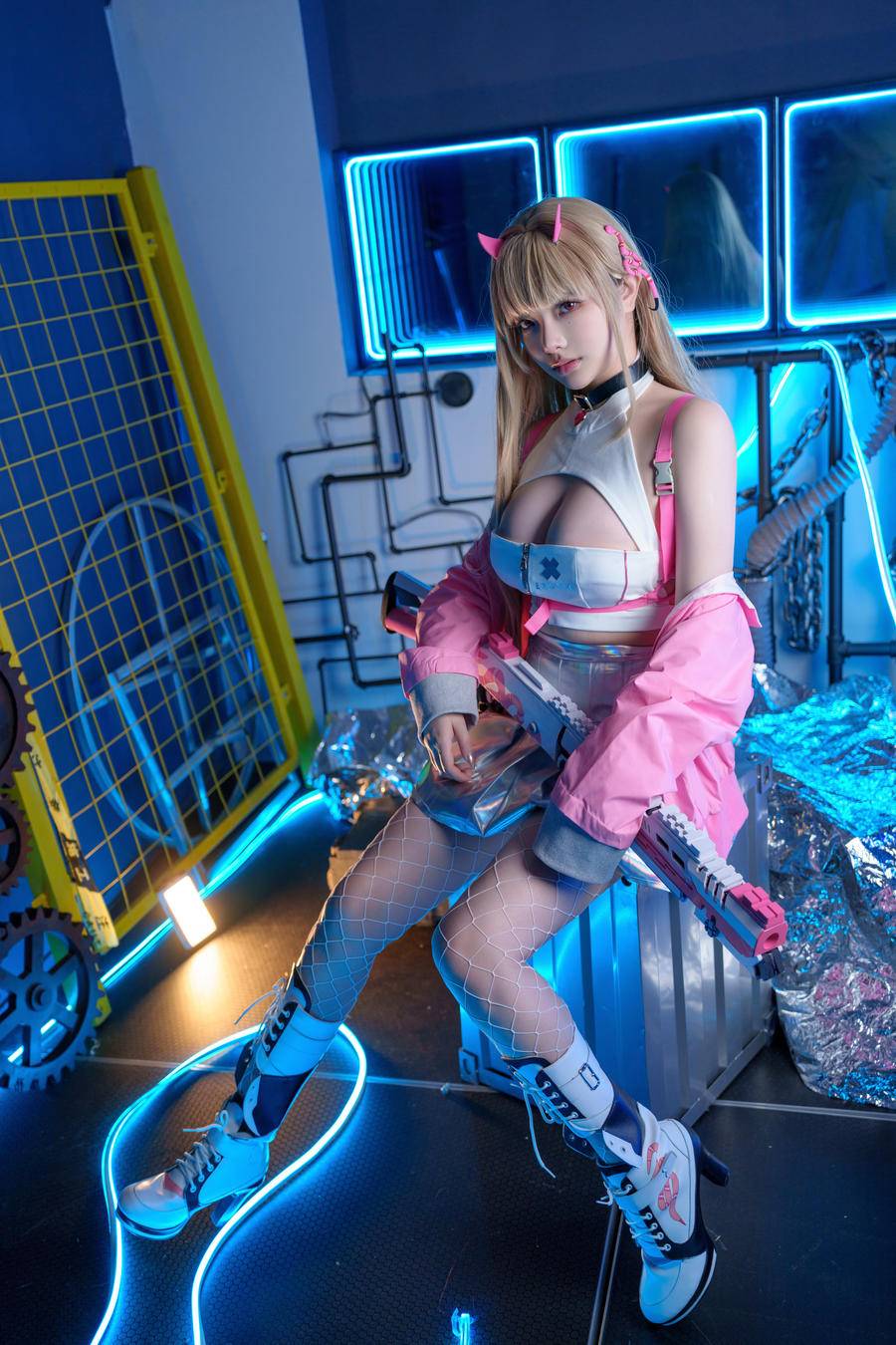 c2b8139cd64bd-0