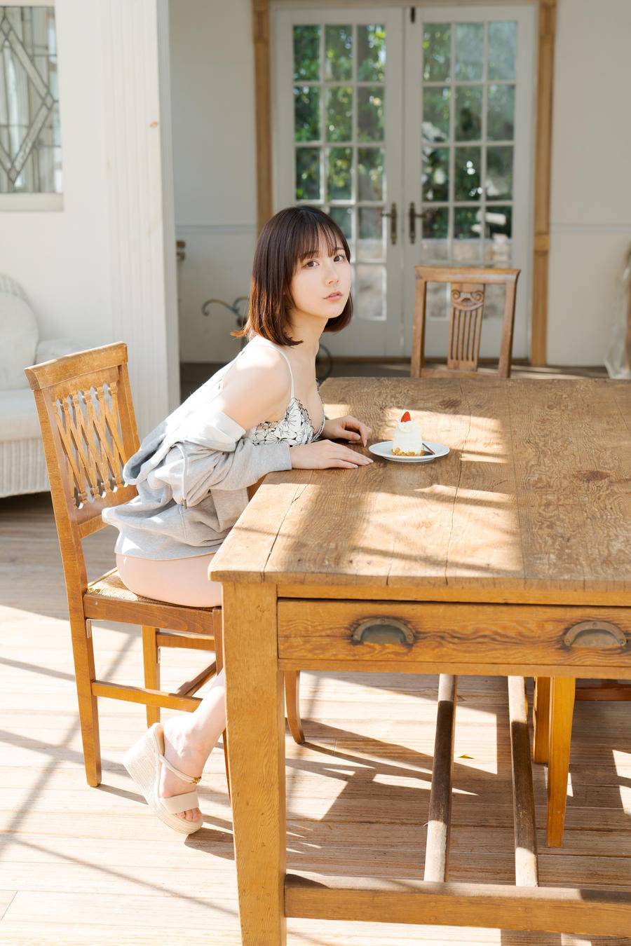 f0821db0a7dd6-0